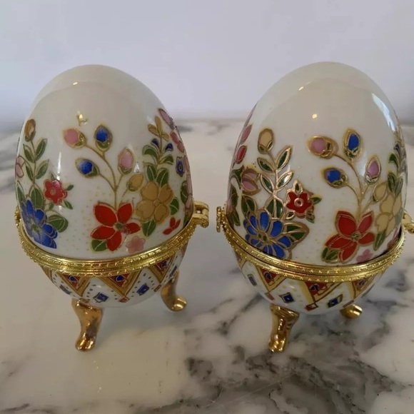 Vintage Egg Shaped Trinkets Set Of 2 Porcelain With Flowers - Picture 2 of 13